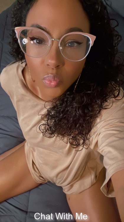 Love an oversized tee and thong.  Xoxoxo
