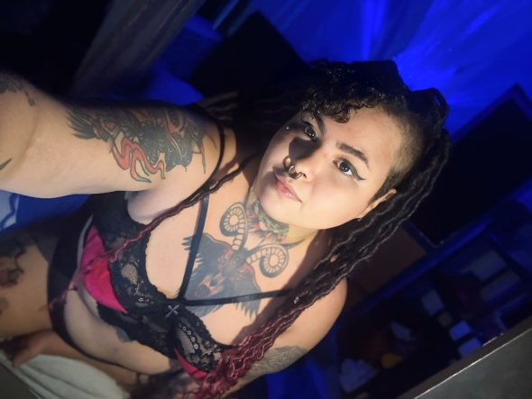 Im online nowwww. Happy to be here Be gentlemen im new here 