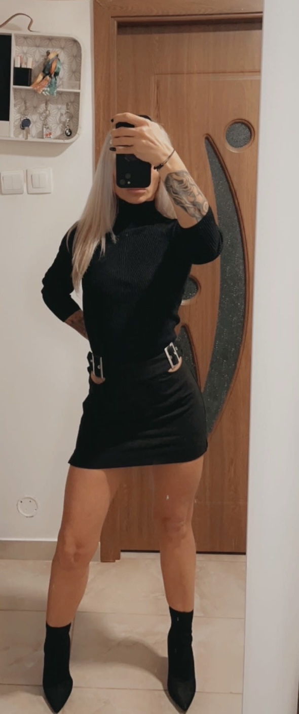 I dont know about you but black turns me really on 