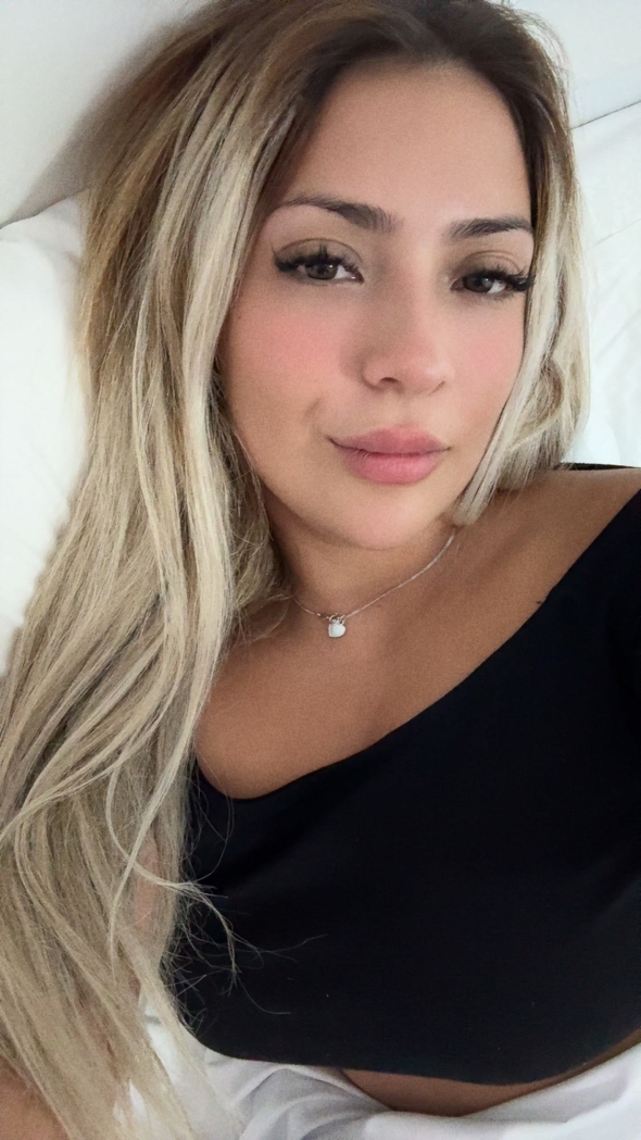 Hi babe tell me something about you day 