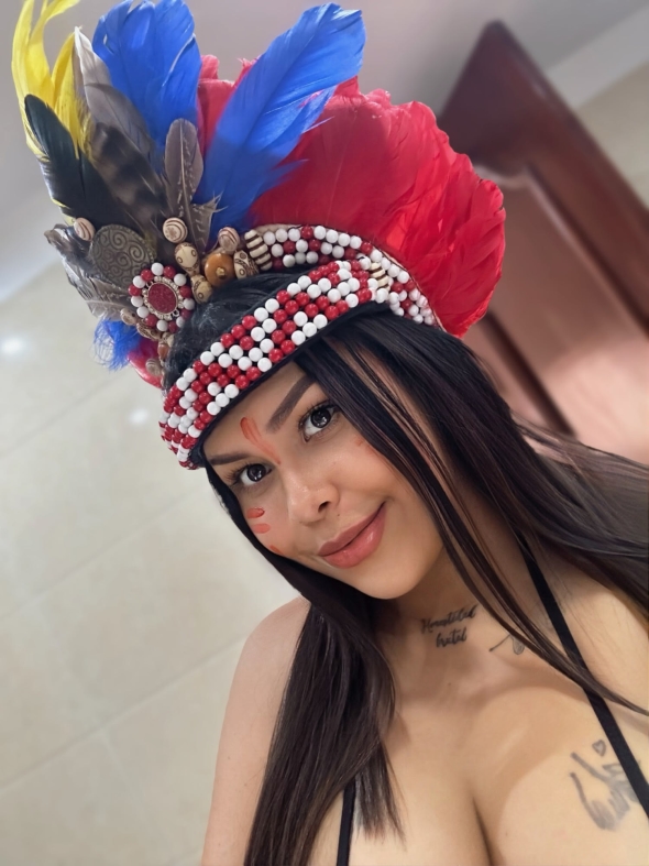 Im india from Colombia  and love u know more about me and my culture 
