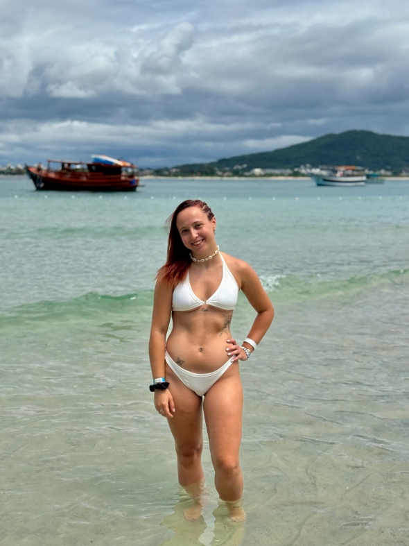 Come spend the day with me at the beach 