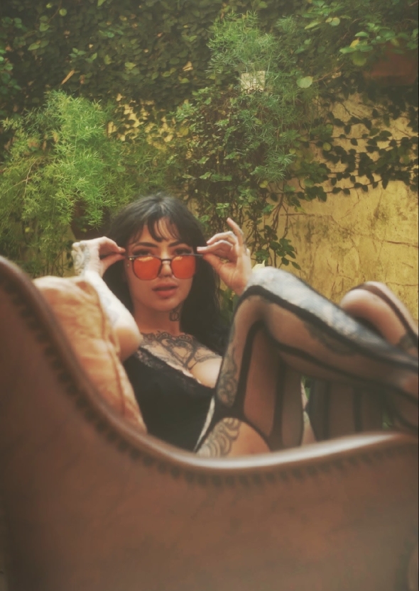 Just me outdoor waiting for your videocall