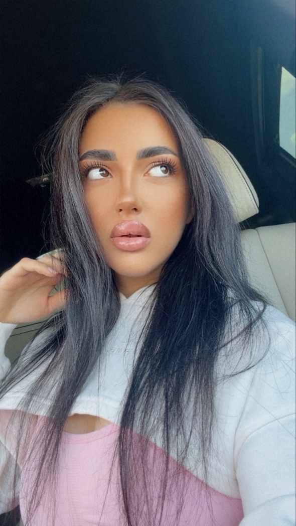 I am feeling lonely and really want to talk with you 