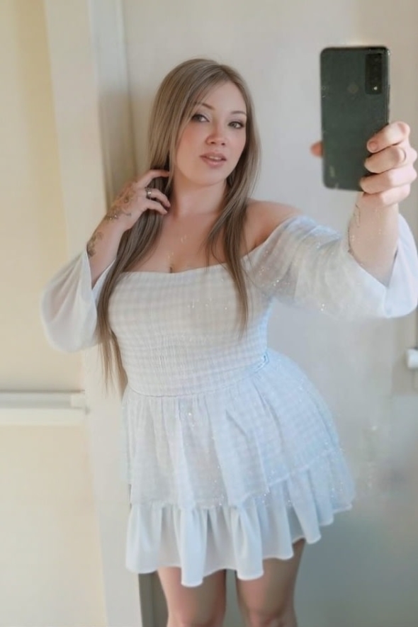 I just love this dress