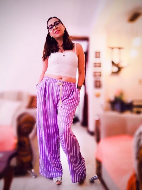 My favorite top with my favorite pants make me feel so pretty 
