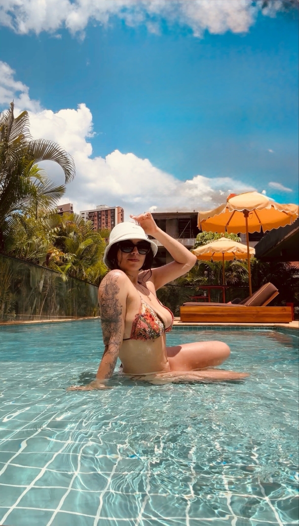 Come and enjoy the sun with me will drink some margaritas and enjoy the sun in our skin