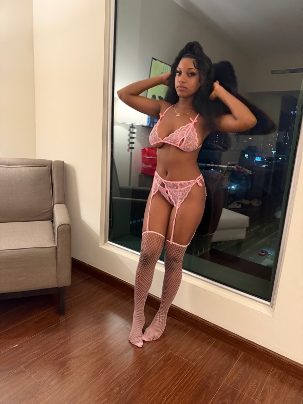 Come let me ride and cum all over dat papiii 