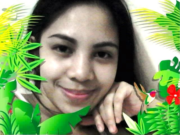 Natural smile with soft energy. Fresh, warm and inviting. A simple moment that feels real and close.