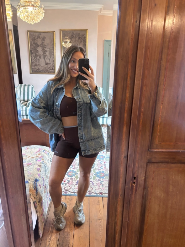 Just me infront of a mirror doing what I do best x