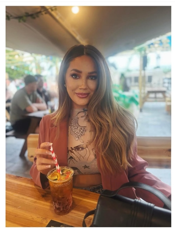 How id look at you if we were on a date where would you take me