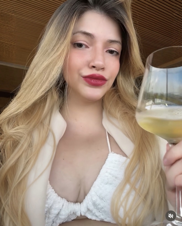 What about a glass of white wine and crerry lips