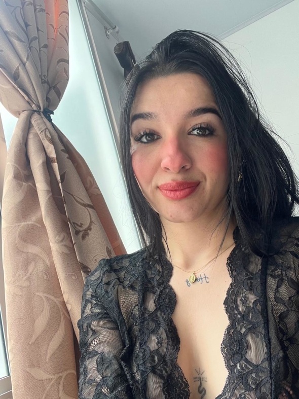  A day at home relaxing while waiting for a prince to pamper me 