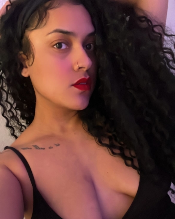 Send me a message right now Love, I'm looking forward to chatting with you