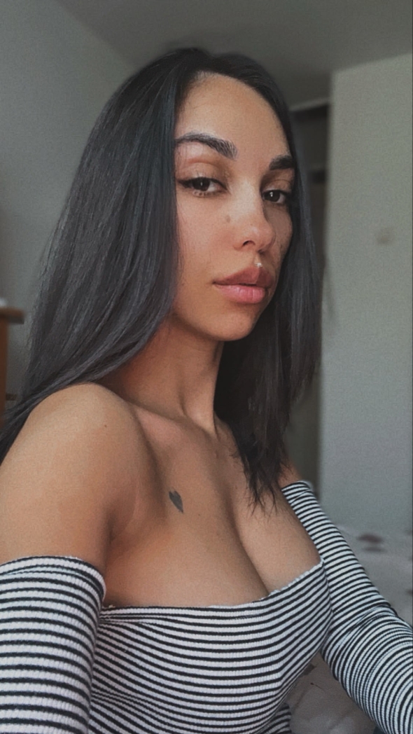 Do you want to spend a good time with a girl like me Text me. I want to talk dirty things with a dirty guy