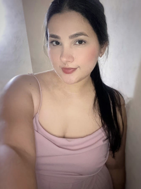 Im so horny all day I want you yo come and help me relieve how hoy my pussy is