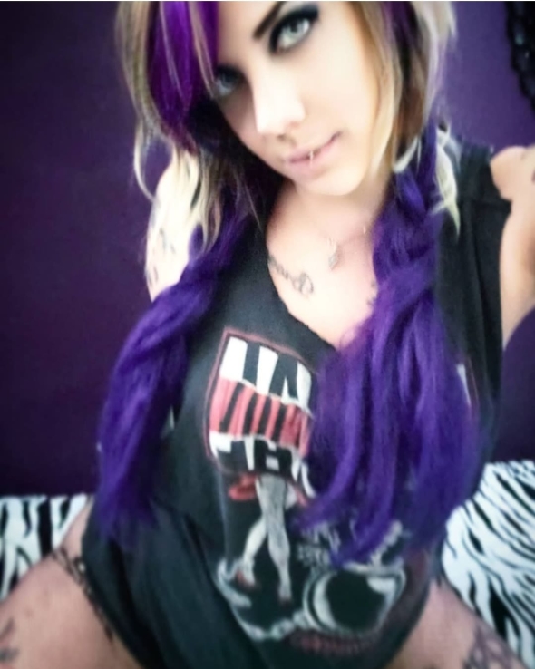 says Im lucky to have met you I dont care what you think unless it is about me