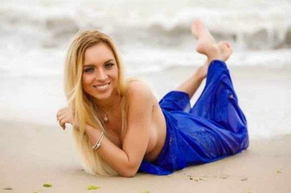 So hot at the beach and I need you to make me water