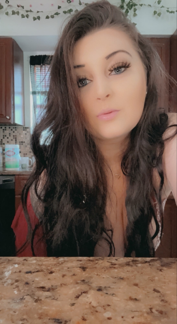 Cum keep me company we can chat casual to sext im open minded