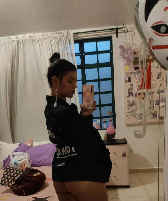 Im not wearing any shorts