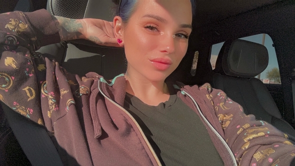 A little car selfie to make your day hope you like it