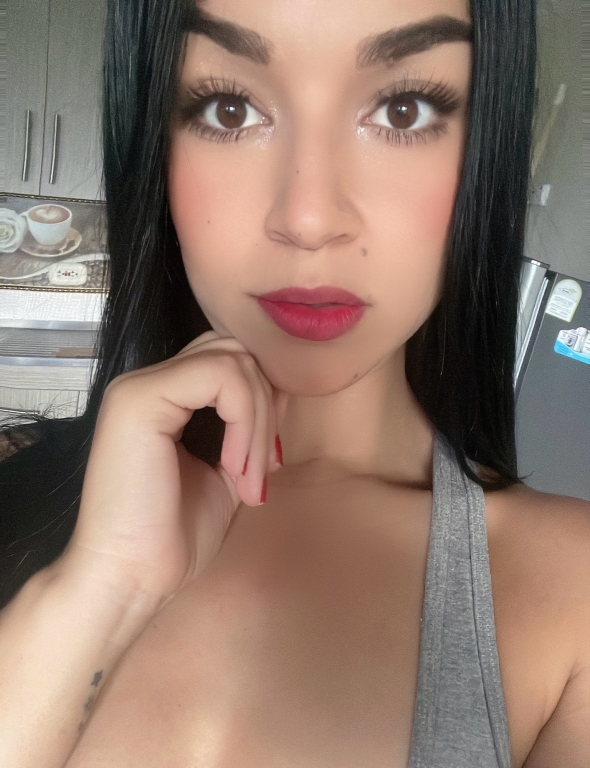 Play with me kiss me lets have a lot of fun together 