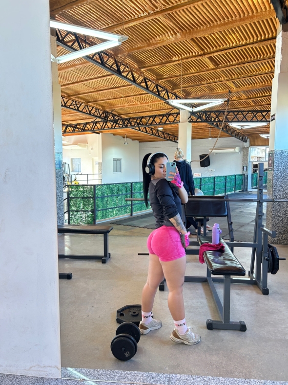 A entrenar ese culo conmigo bebe asi nos ponemos traviesos 