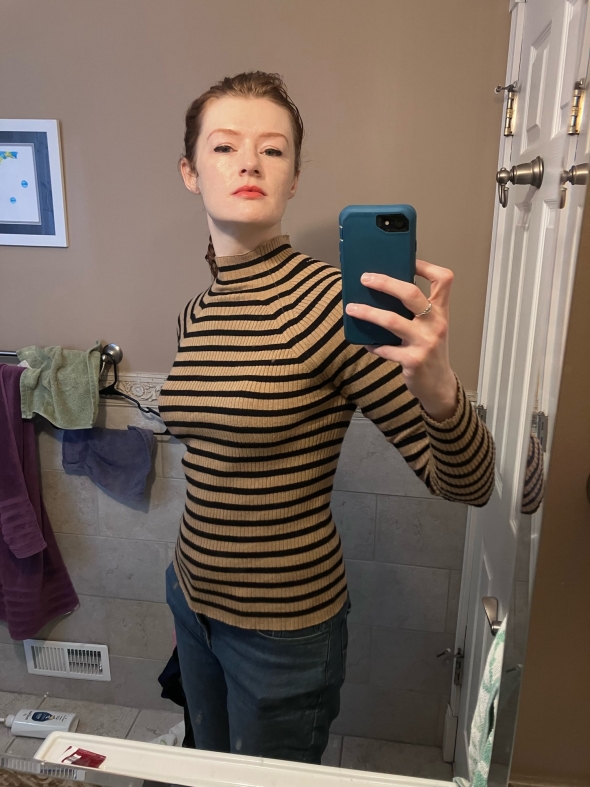 Theres something about a good bra and tight sweater that makes me just pop out of the screen