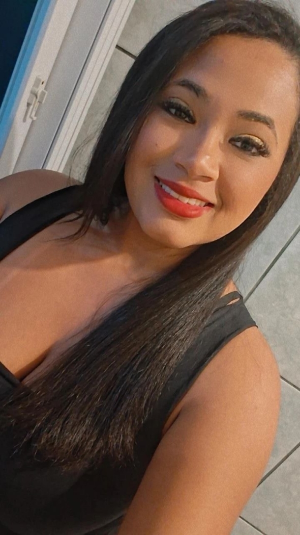 uma morena, cheia de desejo