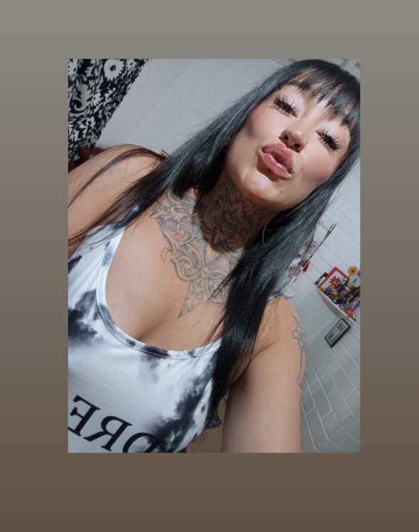 i love my black hair and my pretty face 