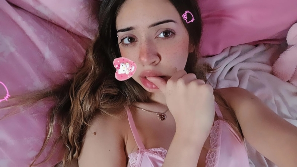 Every time you like my post it feels like you’re kissing me… and if you comment, it’s with tongue😈