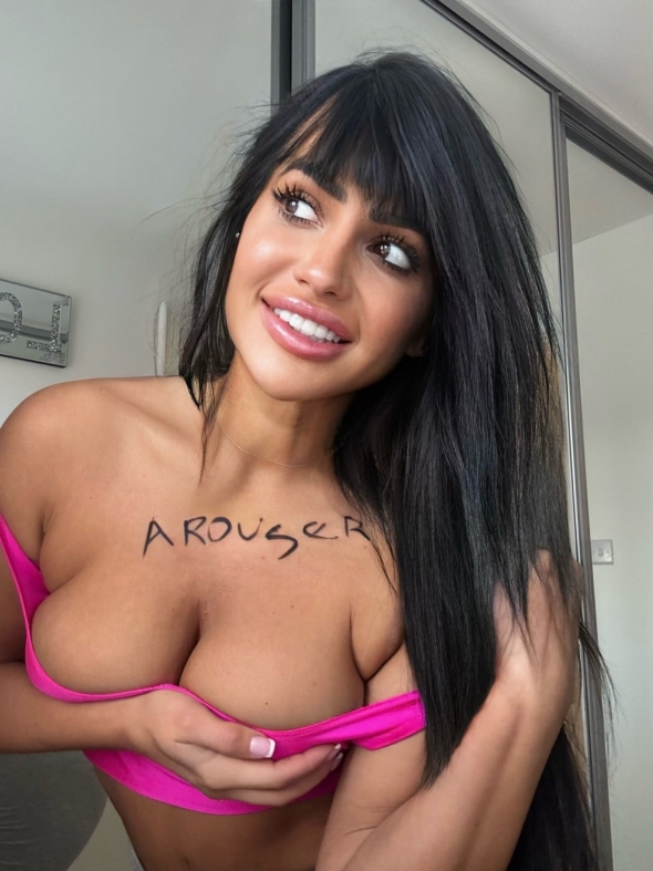 hey come and chat to me with all your kinks boys Live Photos on request available 