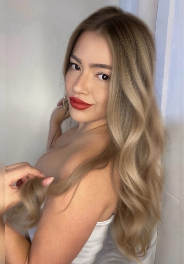 Really like waves in my hair but I dont know how is better lol