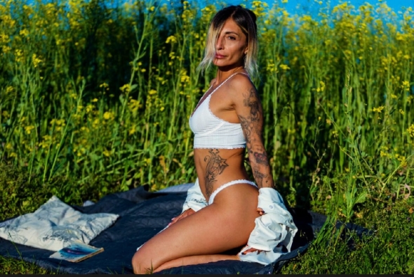 Would you like to go with me at a picnic 