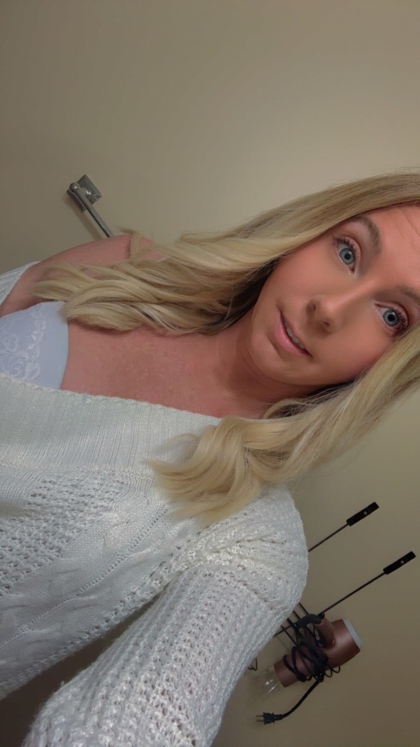 My husband is gone on a golfing trip and im home alone all weekend I need some company 