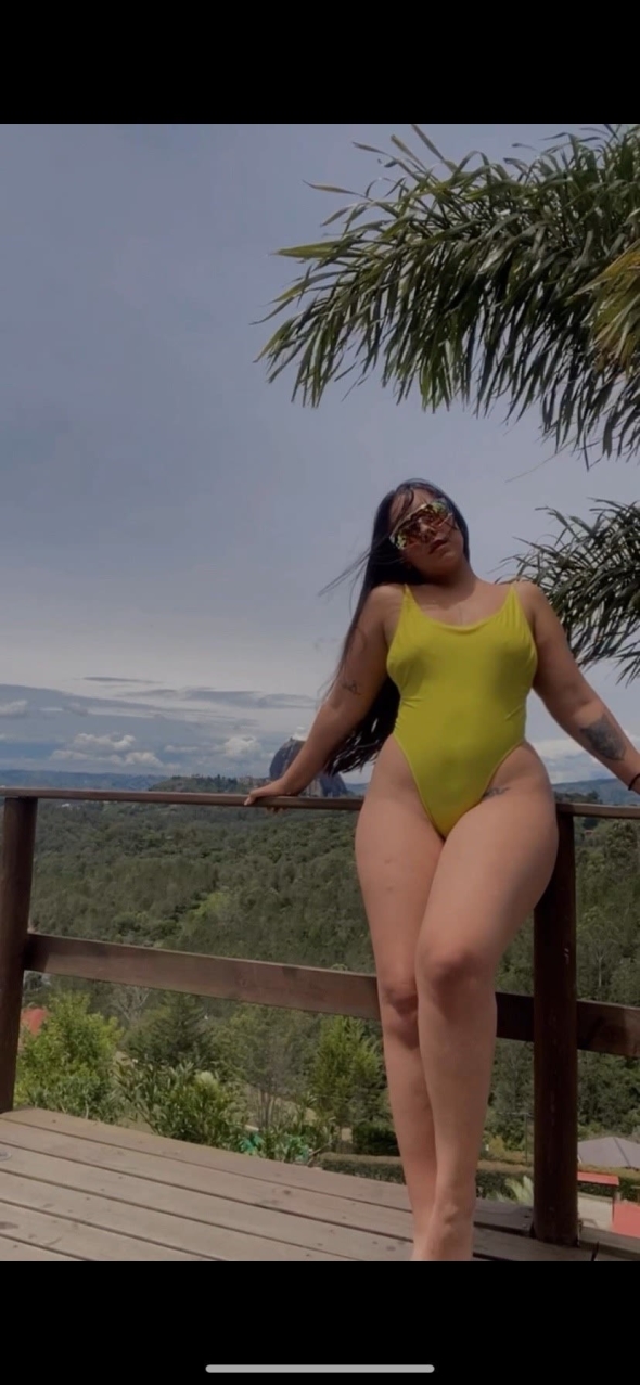 Me acompaas en un dia caluroso con una jacuzzi de por medio 