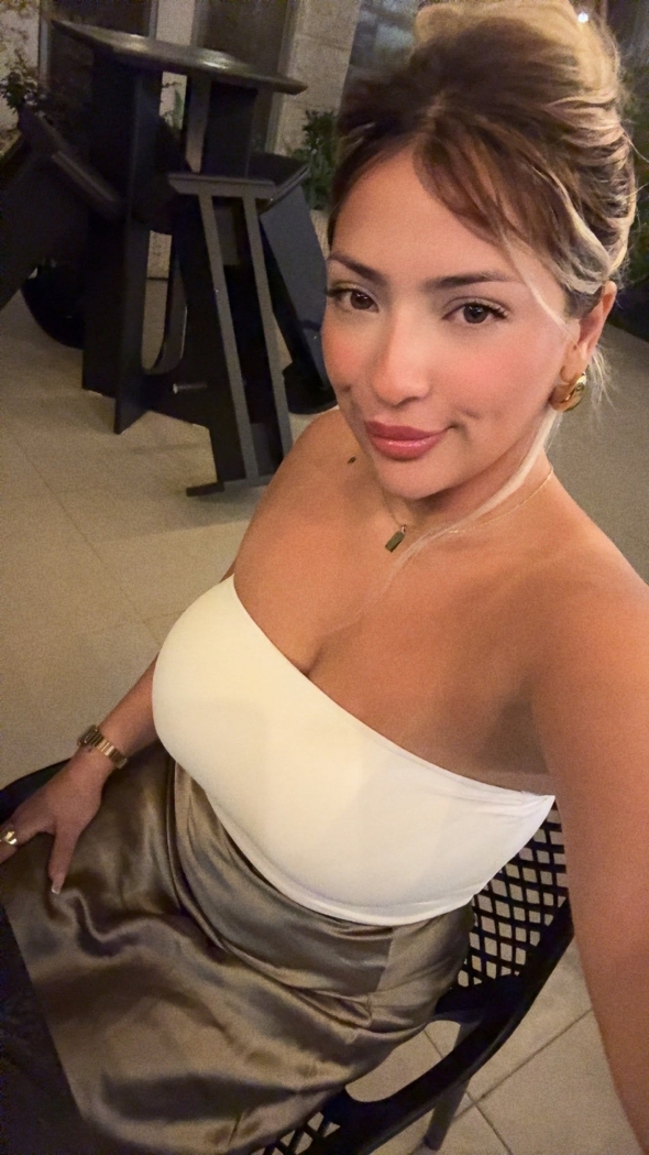 Time for dinner tonight  mmmm i want something hard