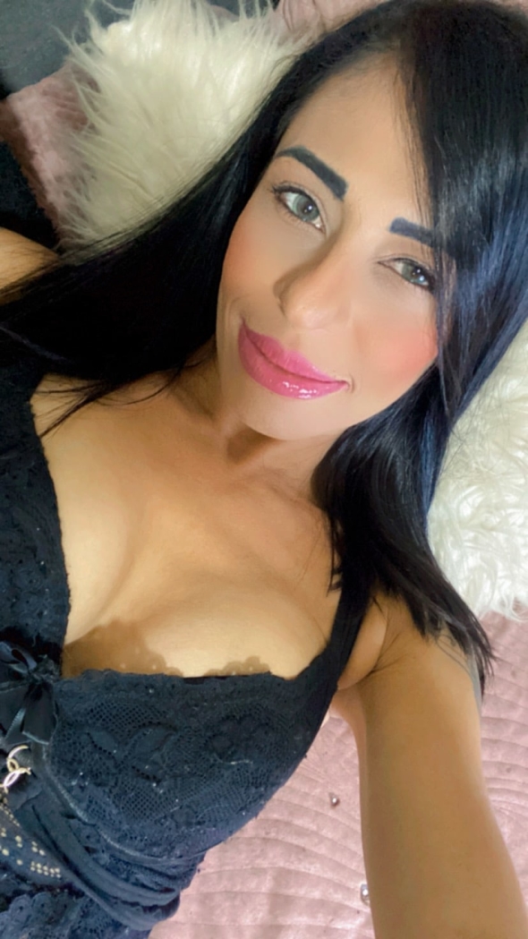 I provoke  a reaction My gaze doesnt  ask for attention it commands smile inst innocent its  a promise If you dont know how to handle an intense woman