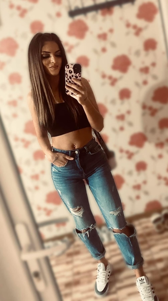 every inch of her speaks confidence and mystery 