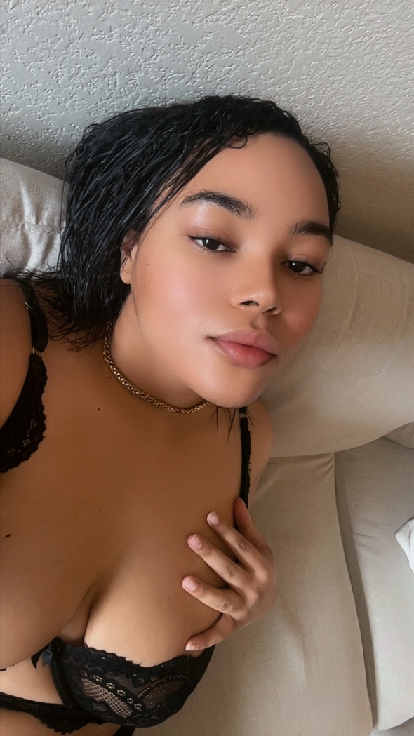 Join me and be lazy with me wearing your favorite lingerie 