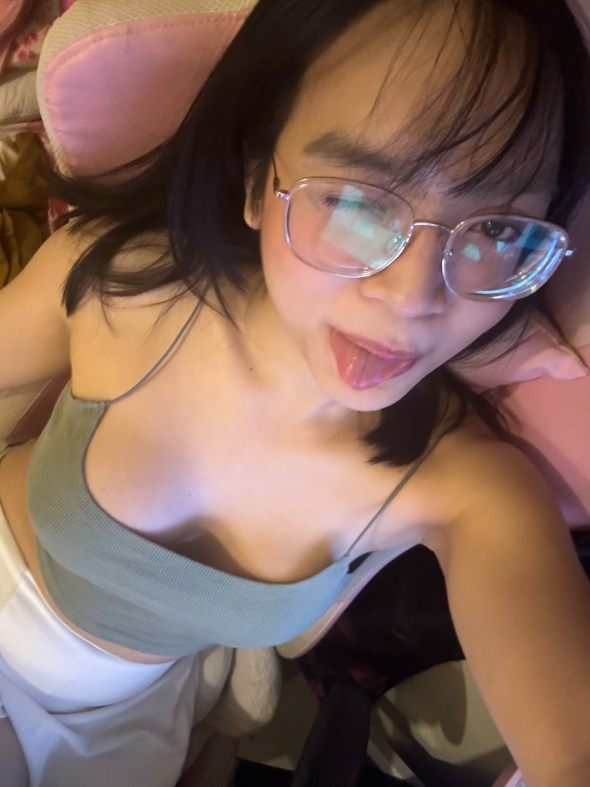 Just a cute little wink for you maybe ive been naughty just before i took this pic