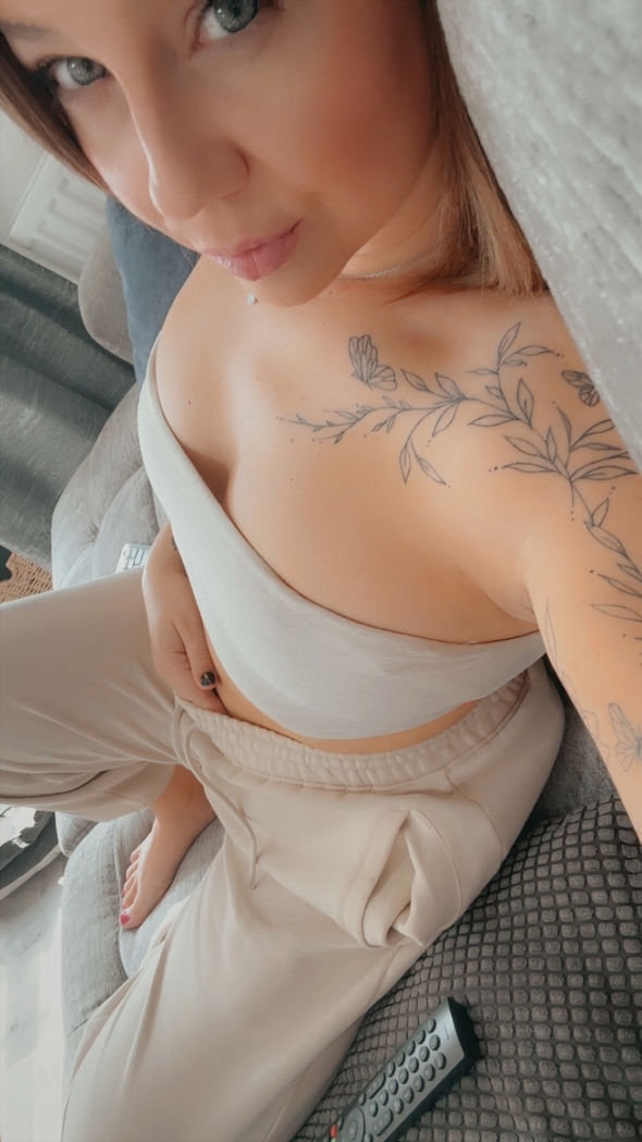 What better way to spend my morning talking to you guys lay on my sofa 