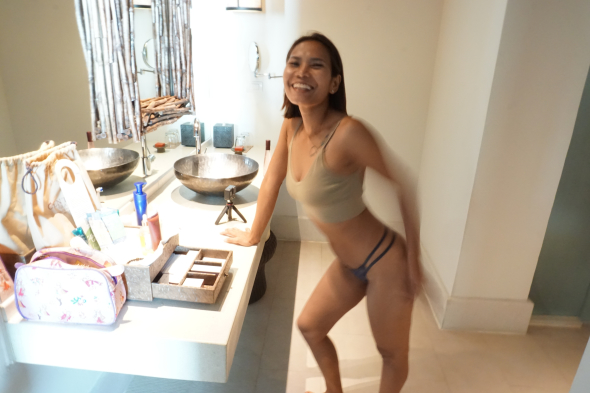 come and strip and shower with me