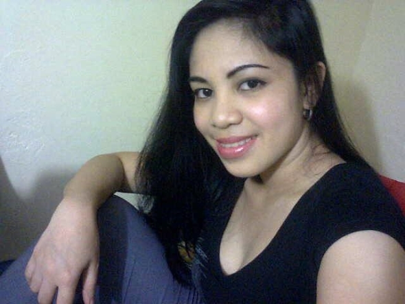 Simple black shirt. Real smile. No rush. I prefer connection over pressure. Come say hi and let’s see where this goes.