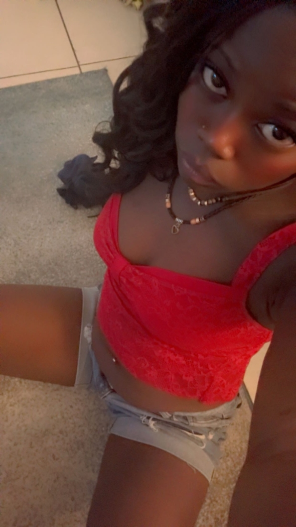 Come say hi dont be shy love talking to new friends 
