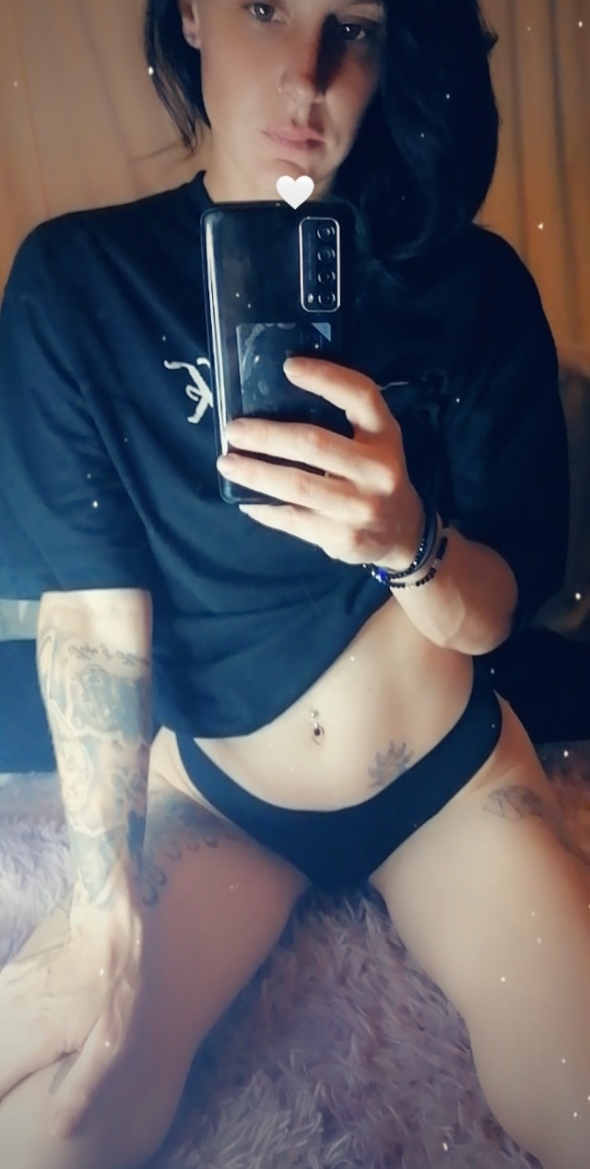 Hello there 😁 do you like what you see.. Let's have some fun 