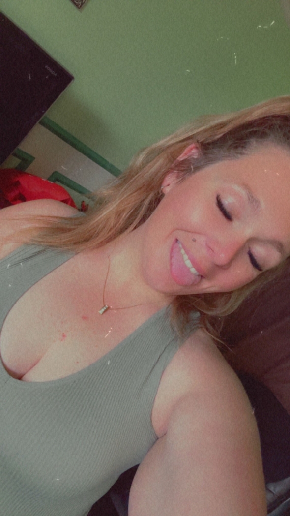 Feeling fuckin hot as a slut ready to be a dirty girl