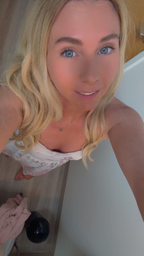 Come be my  PAYPIG  I need more relationships like this 