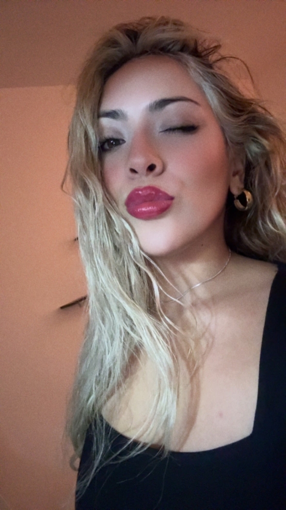 Hi papacito how are you can you come whit bella