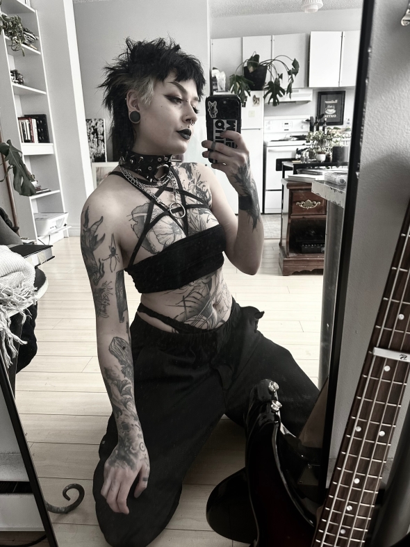 Todays fit; featuring mirror and my bass